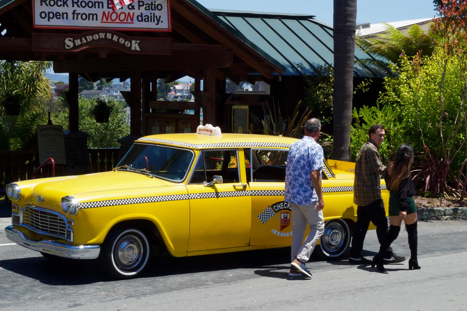 Yellow-Cab-out-front-of-Shadowbrook-04